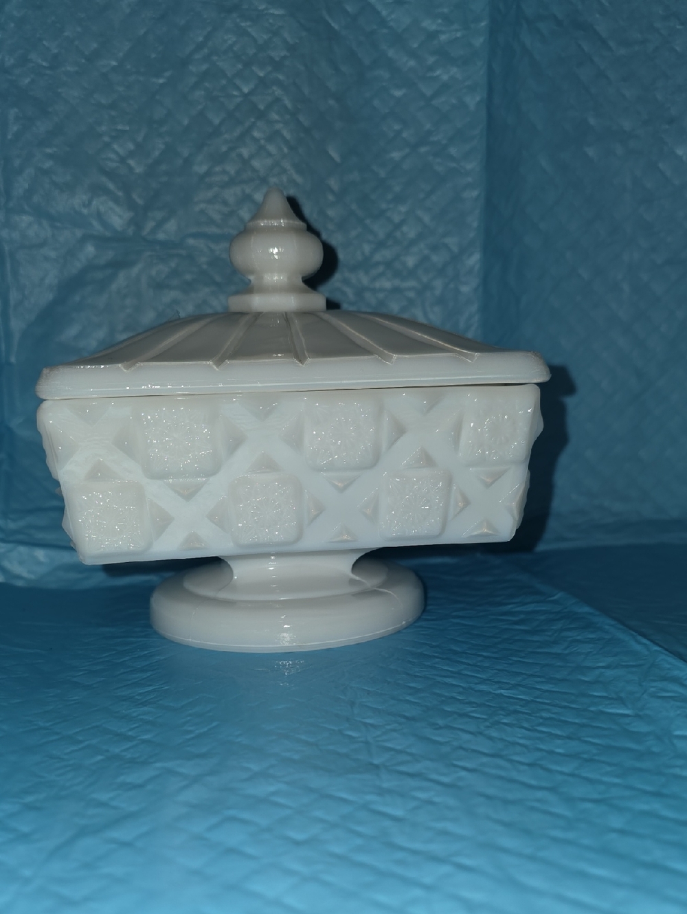 Westmoreland Milk Glass Pedestal Square Candy Box "Old Quilt" Pattern - Picture 3 of 11
